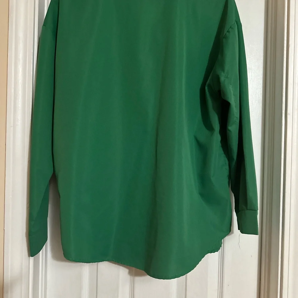 Button-Up Women's Top - Picture 4 of 5
